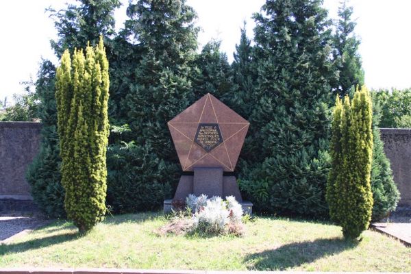 Monument dédié aux victimes russes de la Seconde Guerre Mondiale